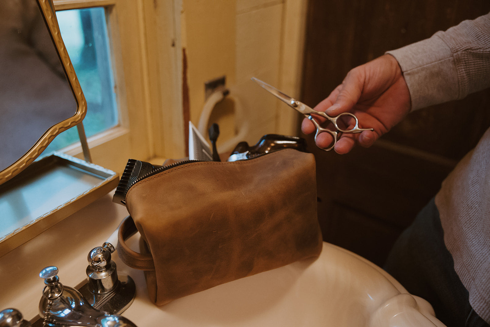 Leather Dopp Kit - Gentleman's Travel Kit